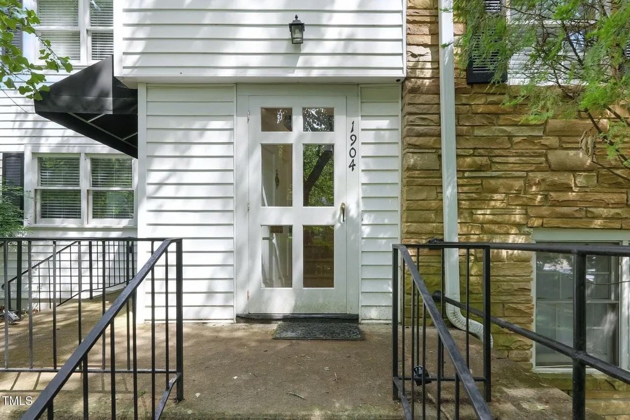1904 Smallwood Dr - Photo 3 of 26