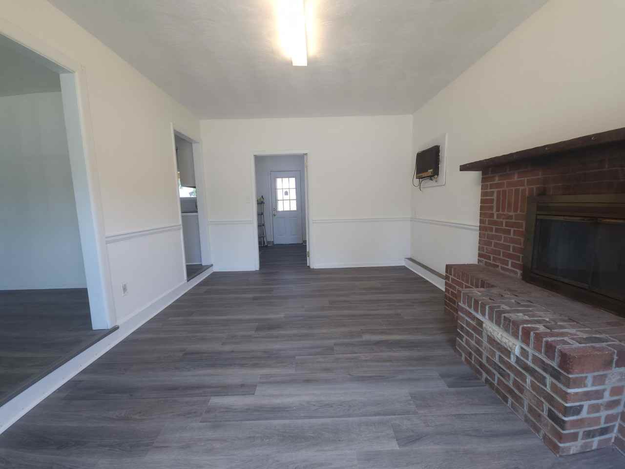 846 Drawbridge Dr - Photo 4 of 23