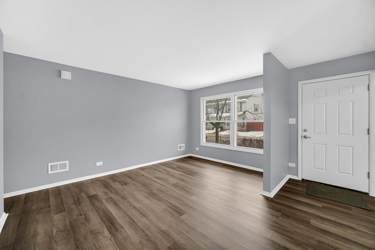 1793 Queensbury Cir #1 - Photo 2 of 21