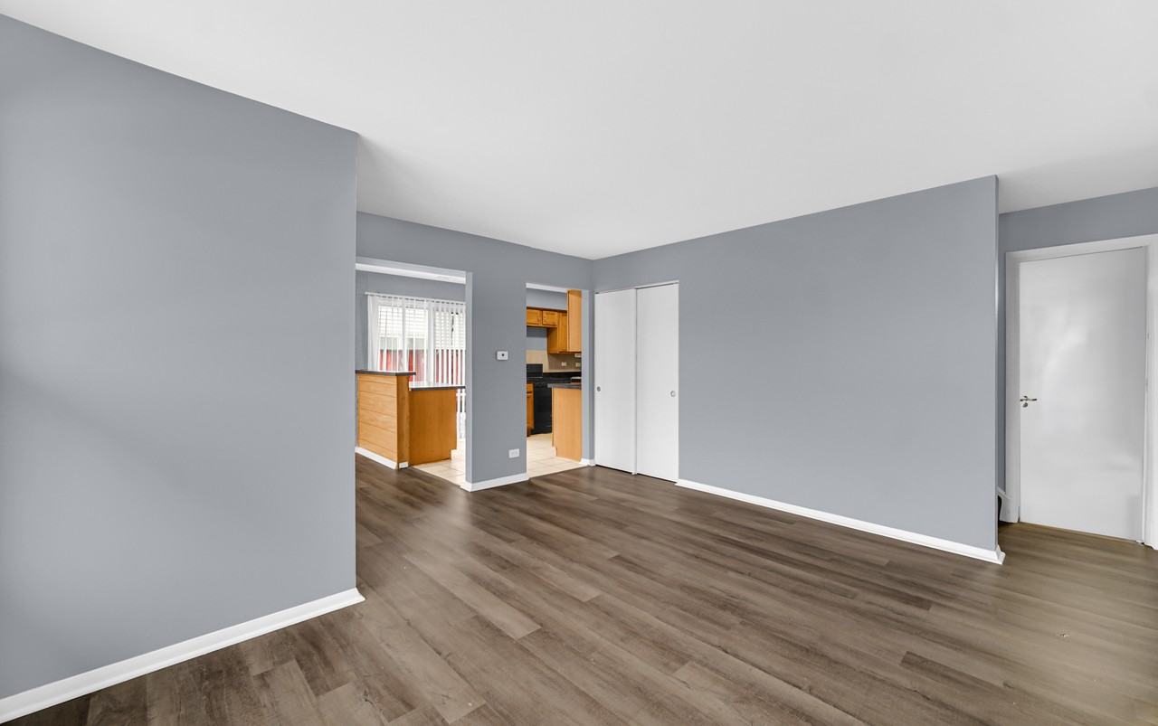 1793 Queensbury Cir #1 - Photo 4 of 21