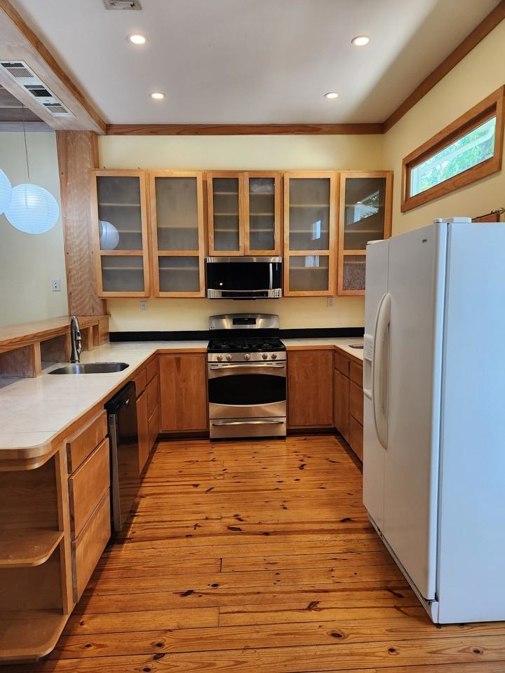 626 Water St #1 - Photo 3 of 10