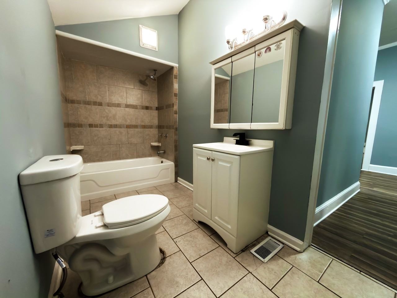 408 S 12th St #1 - Photo 4 of 8
