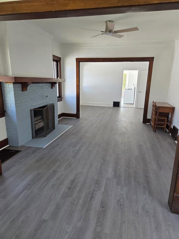 2304 N Ellis St #1 - Photo 2 of 10
