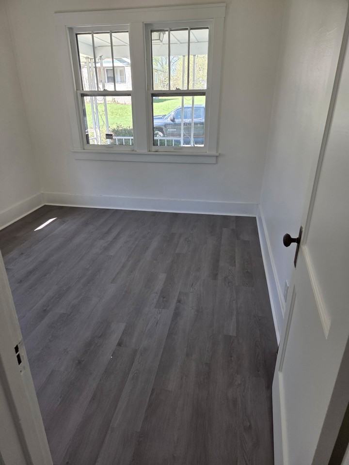 2304 N Ellis St #1 - Photo 3 of 10