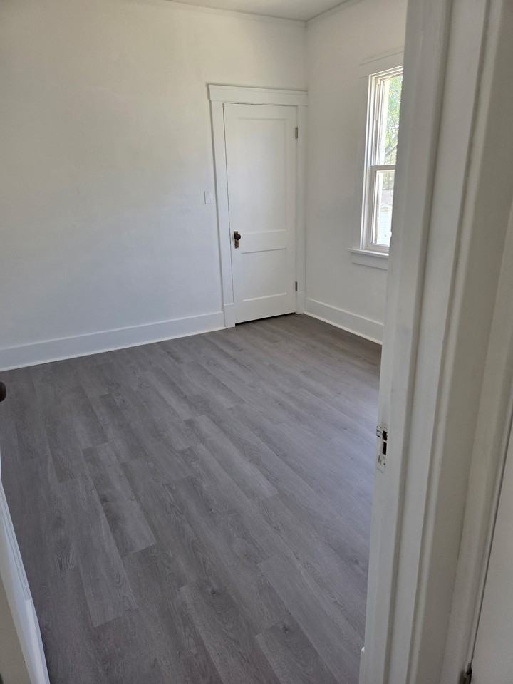 2304 N Ellis St #1 - Photo 4 of 10