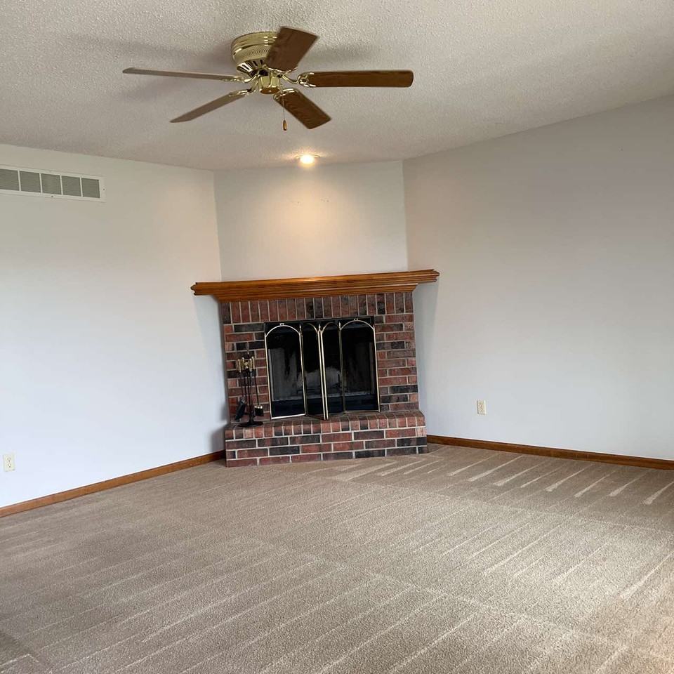 906 Foxridge Dr #1 - Photo 3 of 10