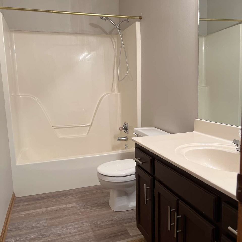 906 Foxridge Dr #1 - Photo 4 of 10