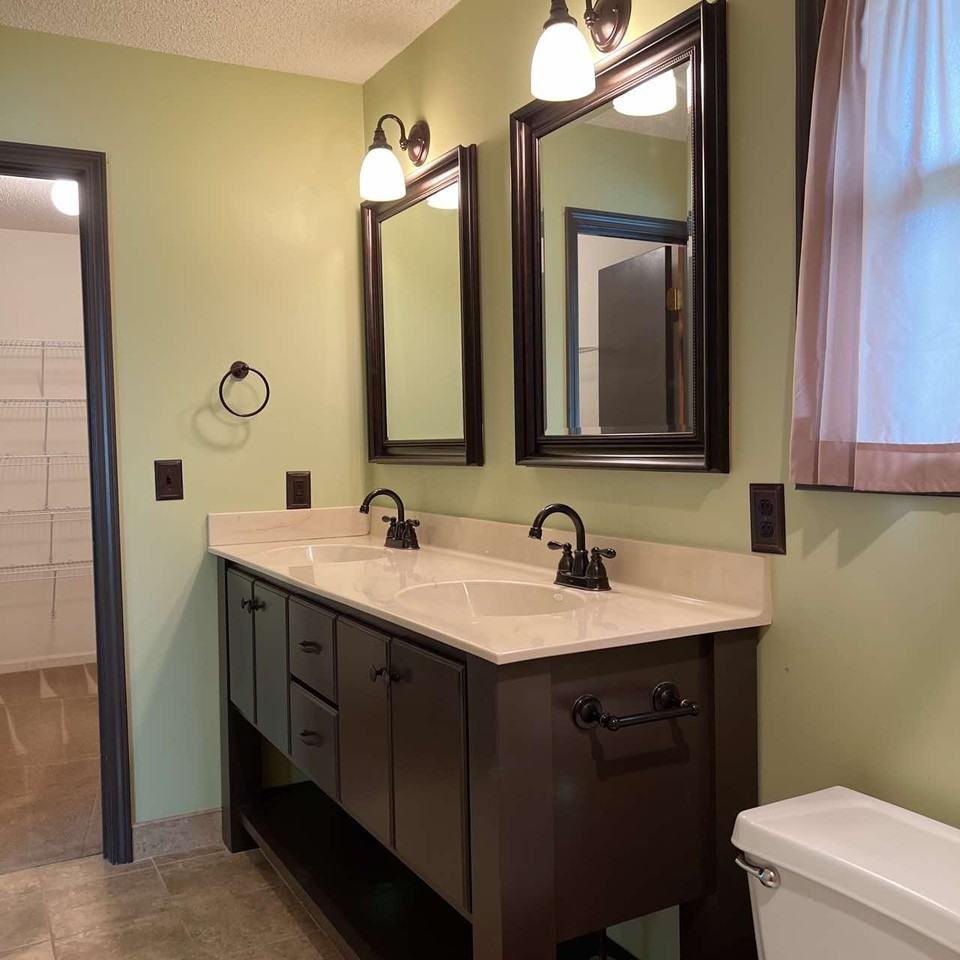 906 Foxridge Dr #1 - Photo 5 of 10
