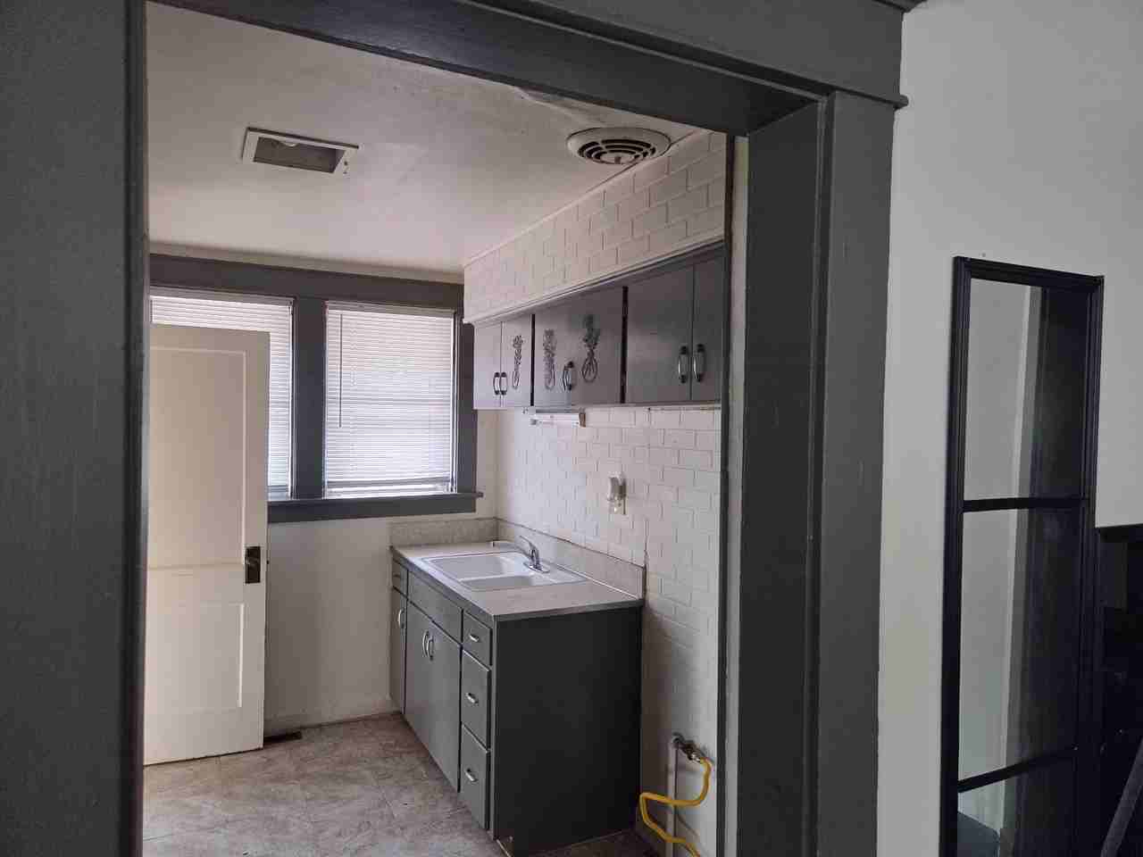 429 W Hanssler Pl #1 - Photo 7 of 7