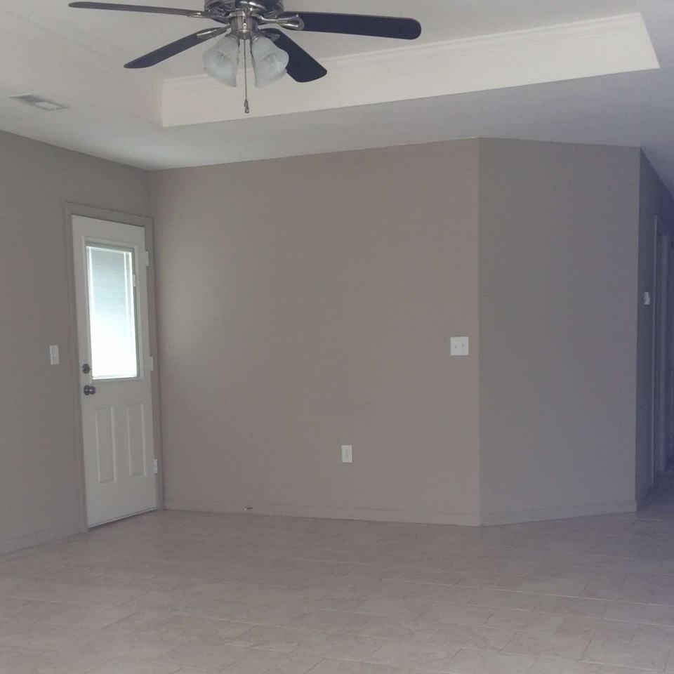 304 N Water St #A - Photo 3 of 8