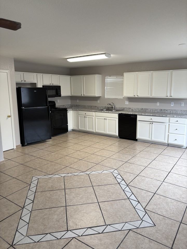 2648 S 84th Gln #1 - Photo 2 of 10