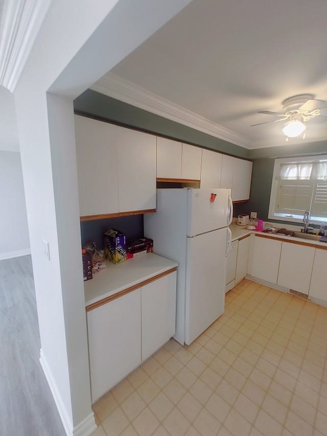 972 Killarney Cres #1 - Photo 4 of 10