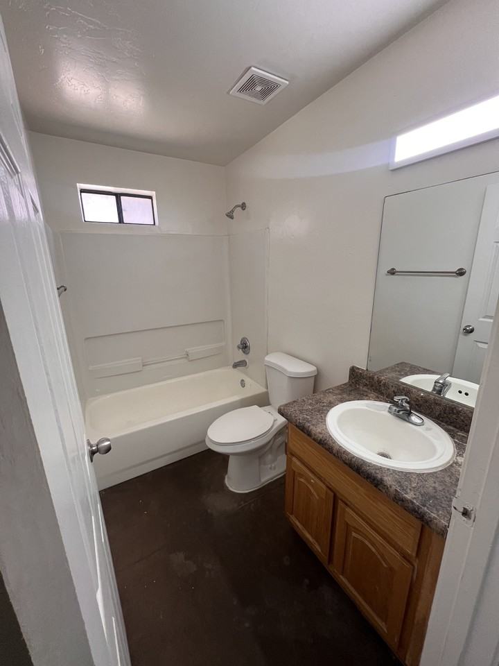 1310 N Catalina Ave #1 - Photo 7 of 11