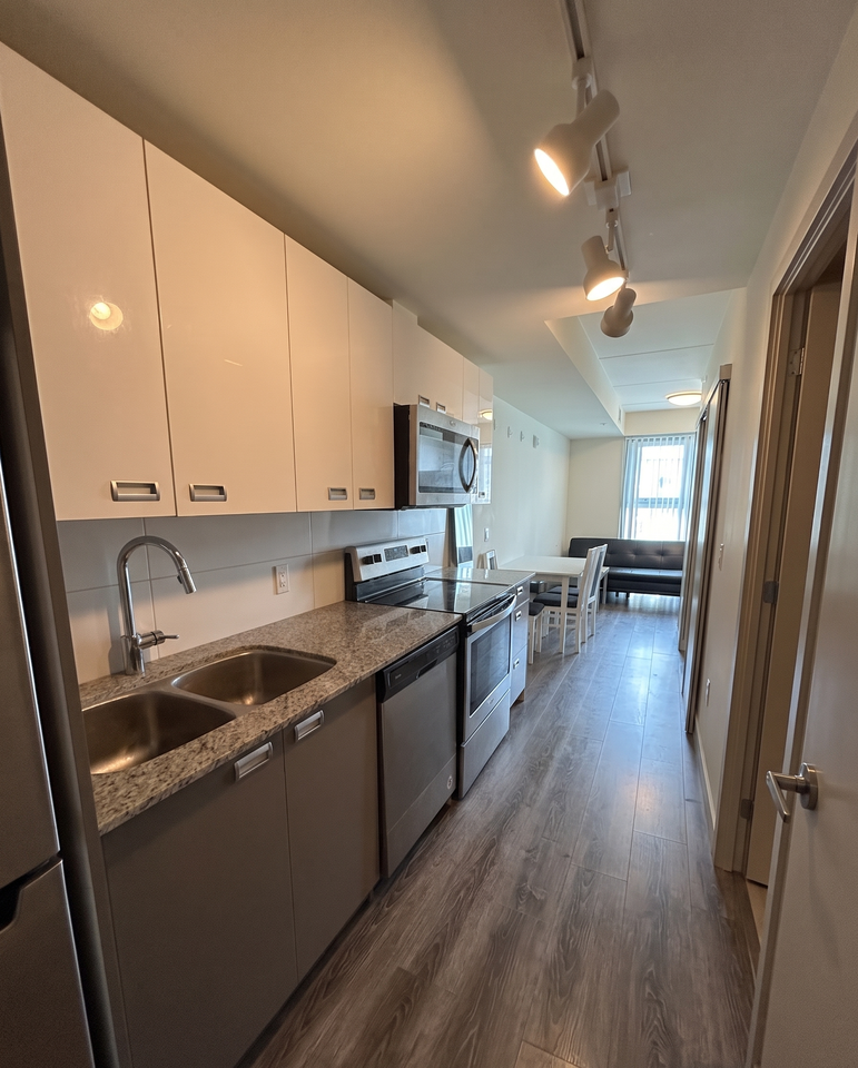 257 Hemlock St #1 - Photo 2 of 6