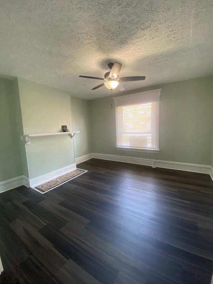 461 Oakwood Ave #1 - Photo 5 of 17