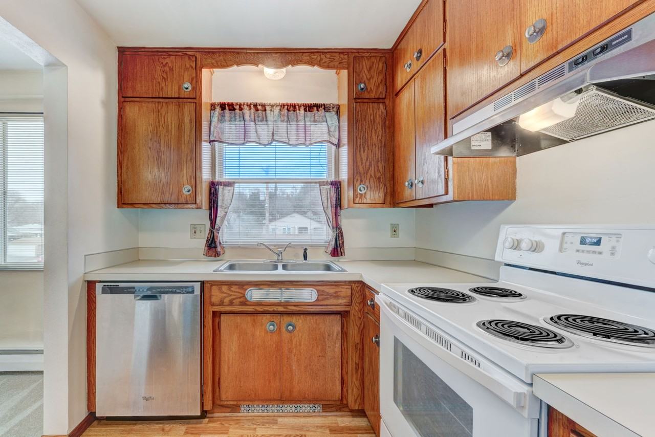 1330 Saint Paul AvenueApt 7 #7 - Photo 4 of 12