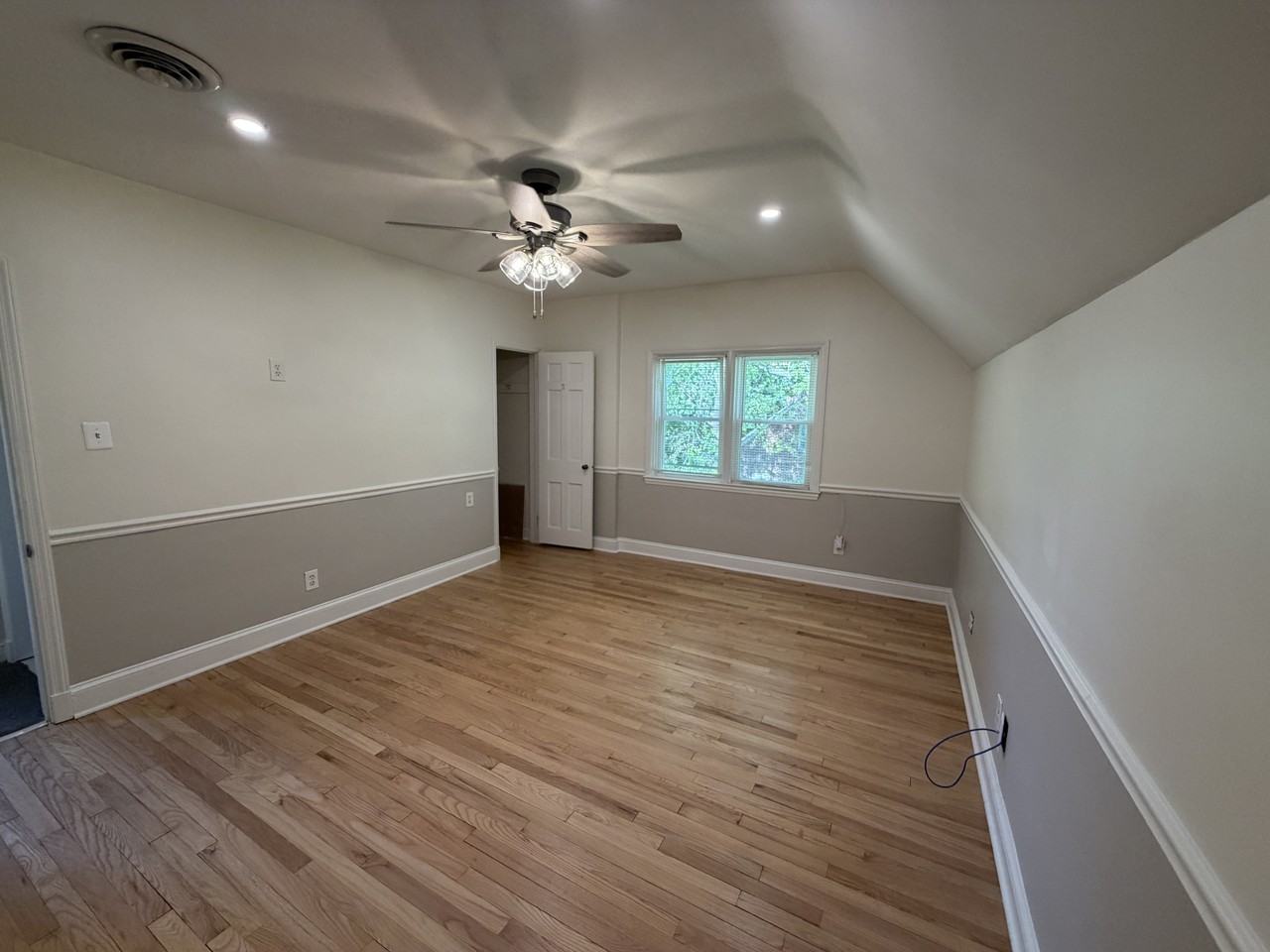 8 East Seminary Avenue - 2nd East #2ndEAST - Photo 4 of 16