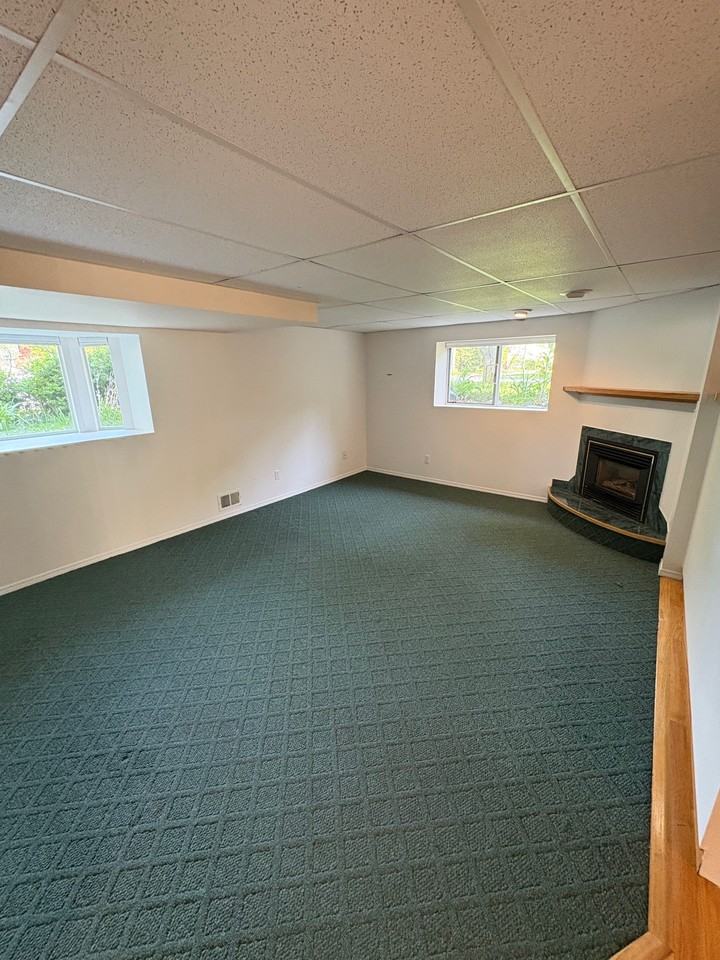 2559 Cranmore Rd Lowr - Photo 4 of 16