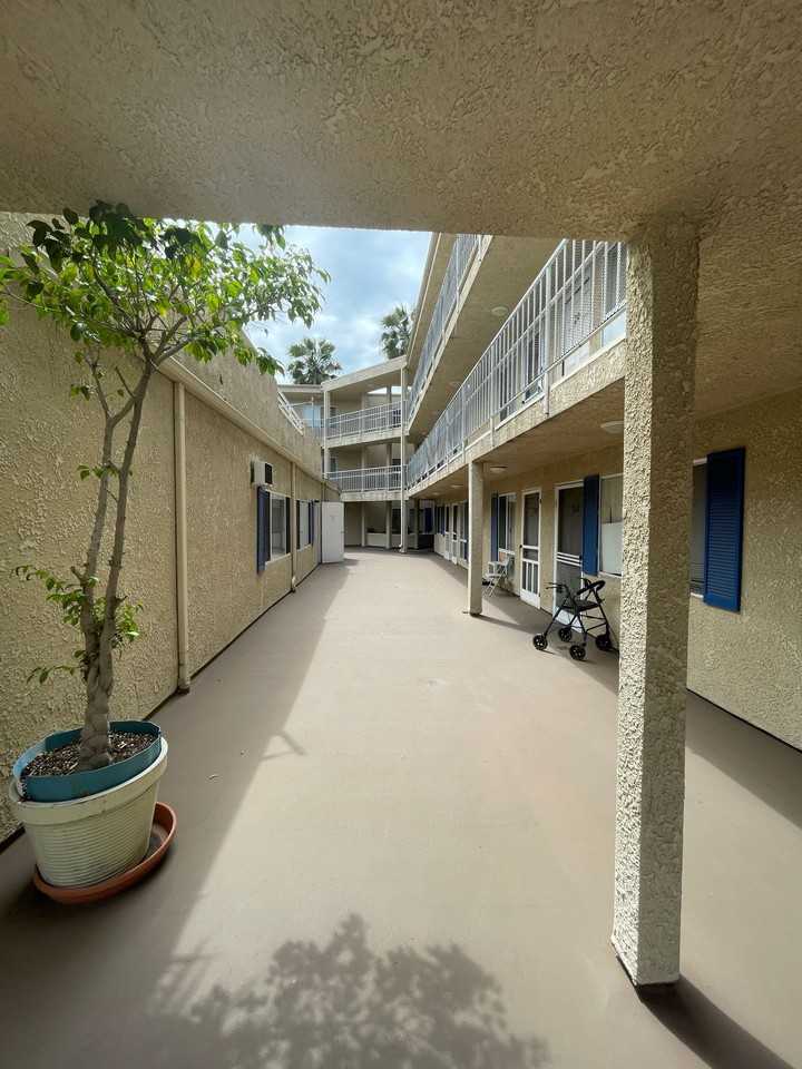 Elm Terrace Apartments - Photo 5 of 18