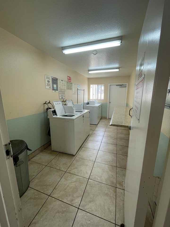Elm Terrace Apartments - Photo 3 of 18