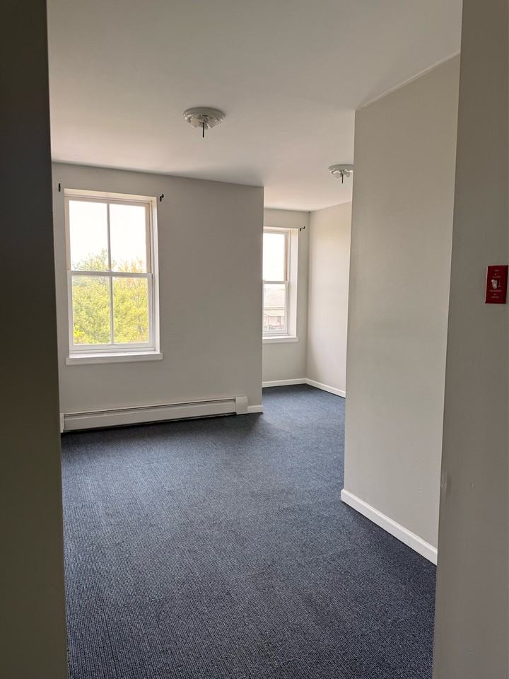 588-612 East Main - 592 B #592B - Photo 5 of 7