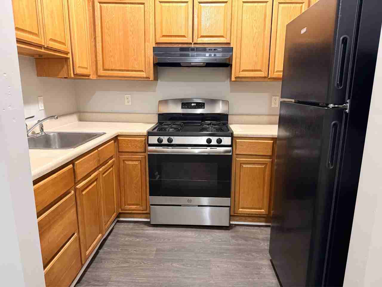 588-612 East Main - 598 D #598D - Photo 3 of 9