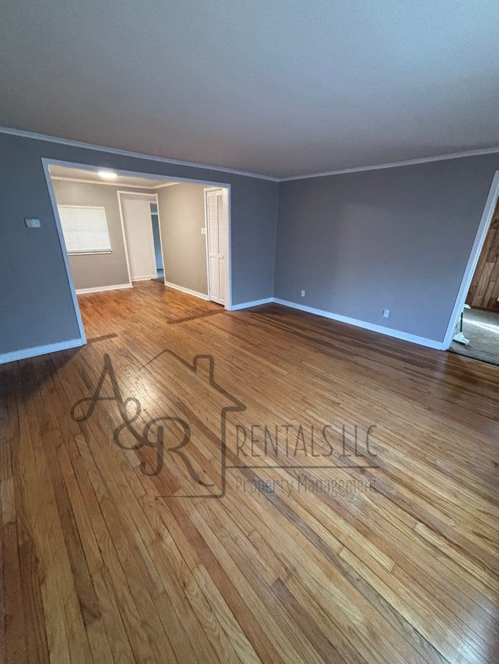 467 Fieldcrest Dr #1 - Photo 2 of 9