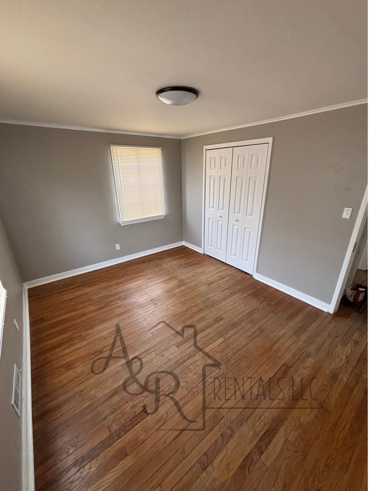 467 Fieldcrest Dr #1 - Photo 5 of 9