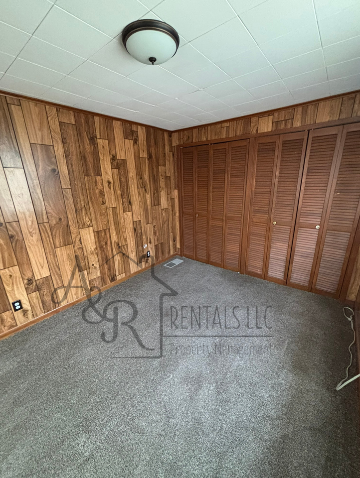 467 Fieldcrest Dr #1 - Photo 6 of 9