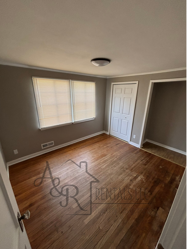 467 Fieldcrest Dr #1 - Photo 7 of 9