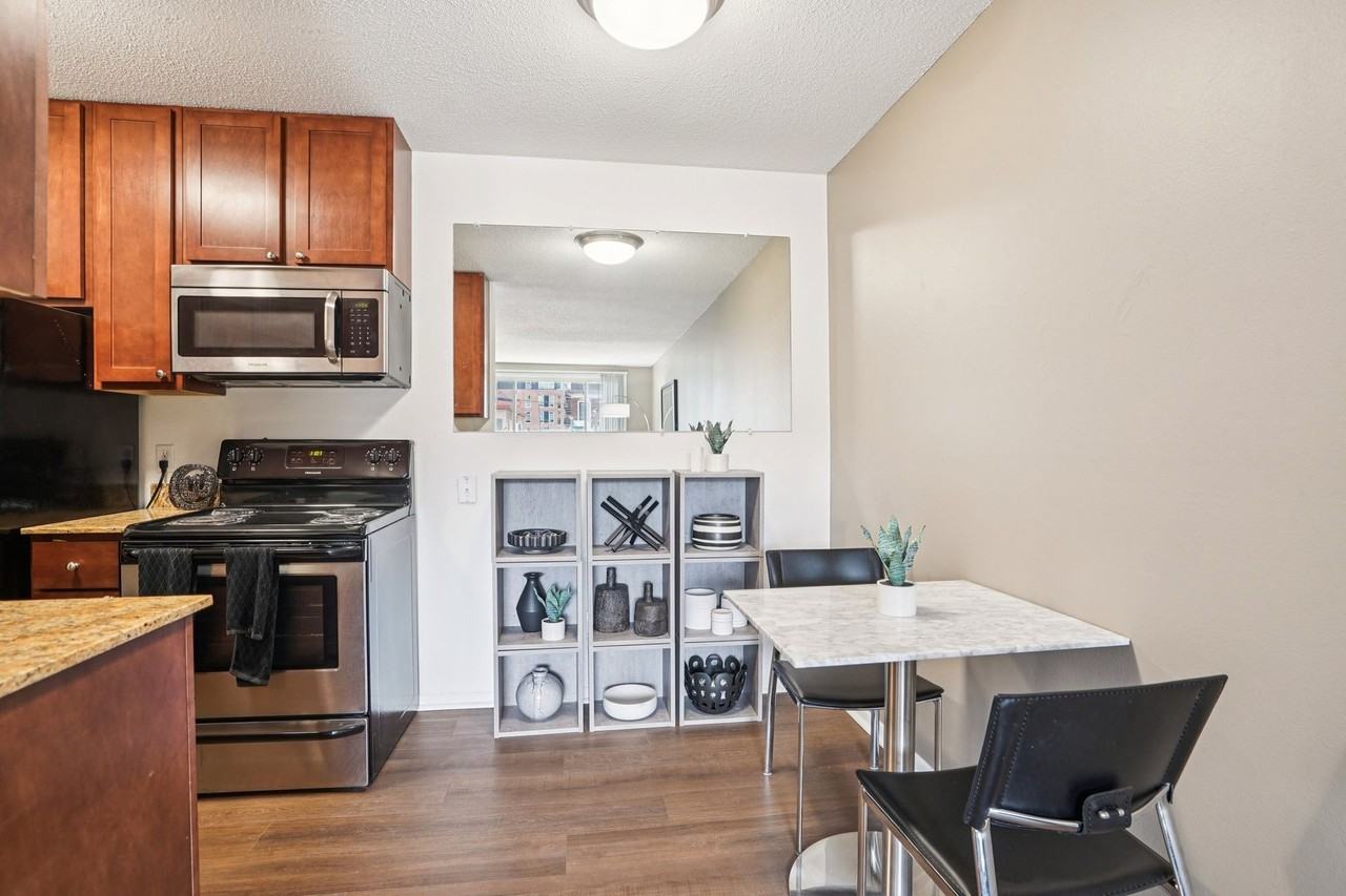 Uptown Square Apartments - Photo 7 of 28