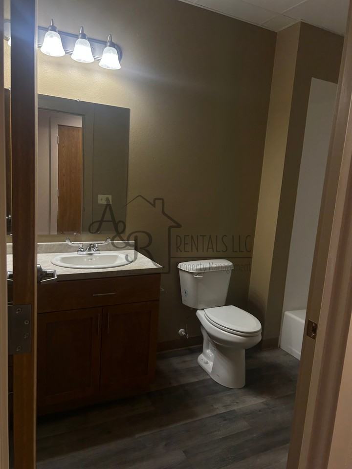 720 North Broadway Street - 1Apt C #1 - Photo 3 of 6