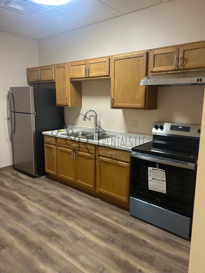 720 North Broadway Street - 2Apt B #2 - Photo 2 of 5