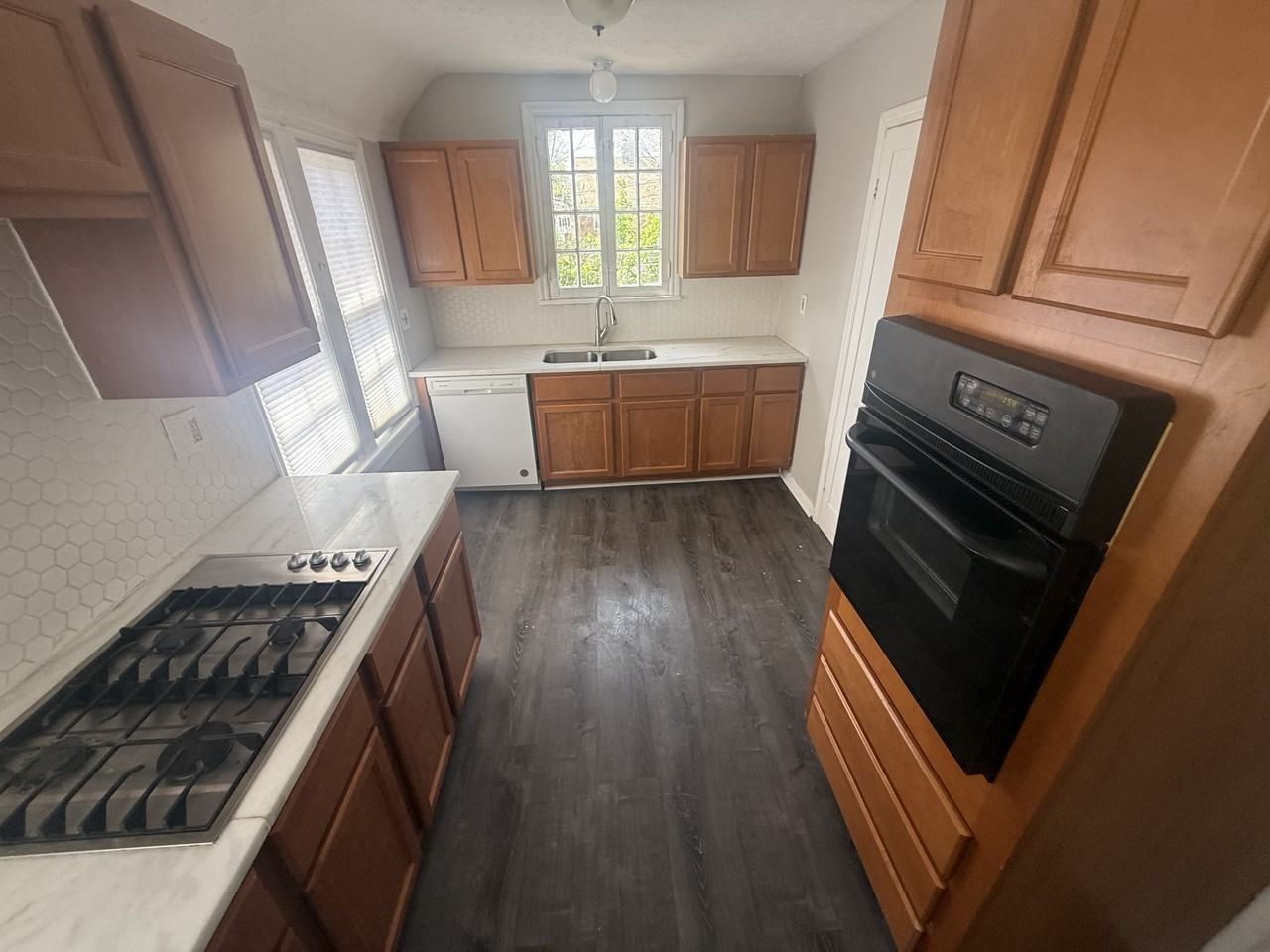 3718 Gridley Rd - Photo 2 of 25