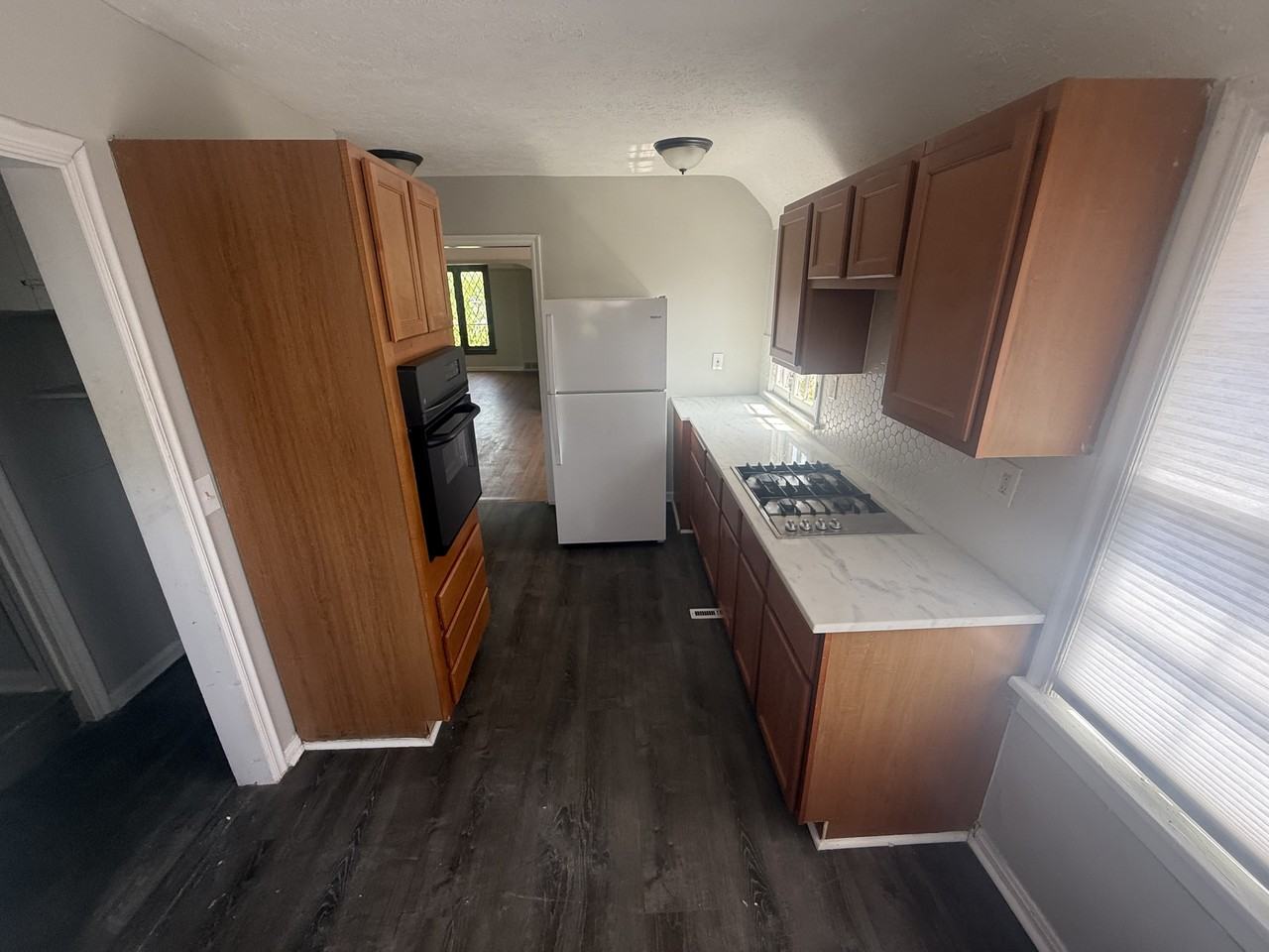 3718 Gridley Rd - Photo 3 of 25