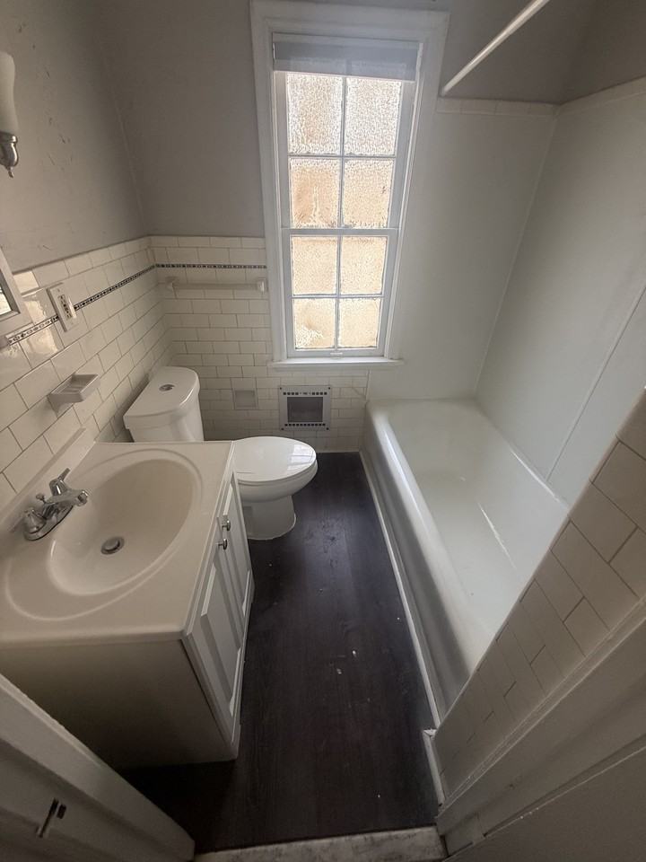 3718 Gridley Rd - Photo 7 of 25