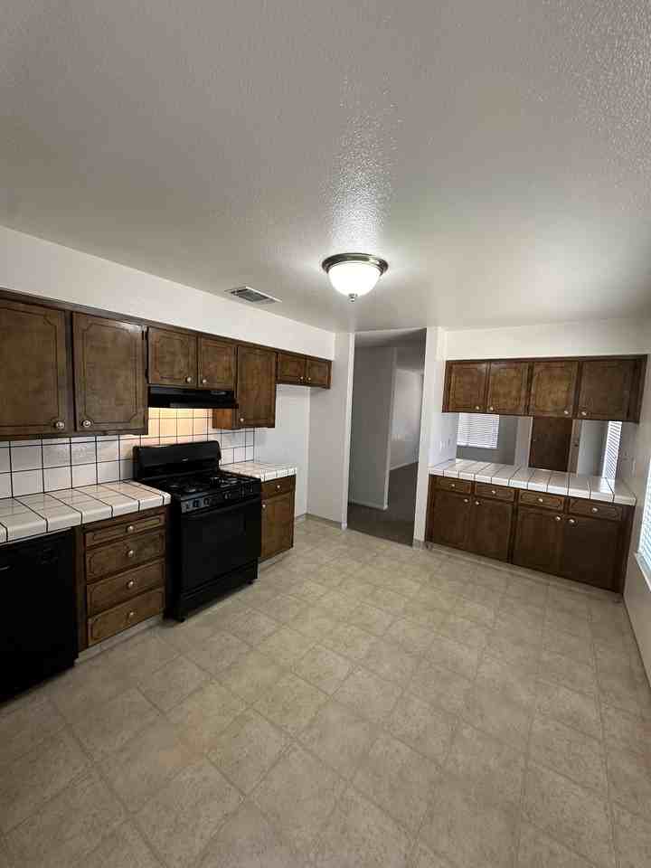 3817 W Packwood Dr #3817 - Photo 5 of 19