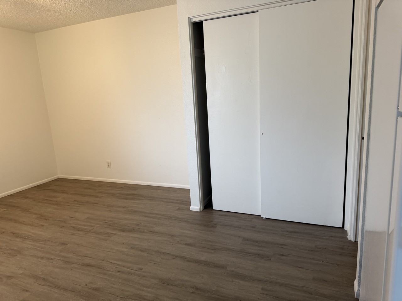 69 Lakeview Cir #9 - Photo 3 of 3