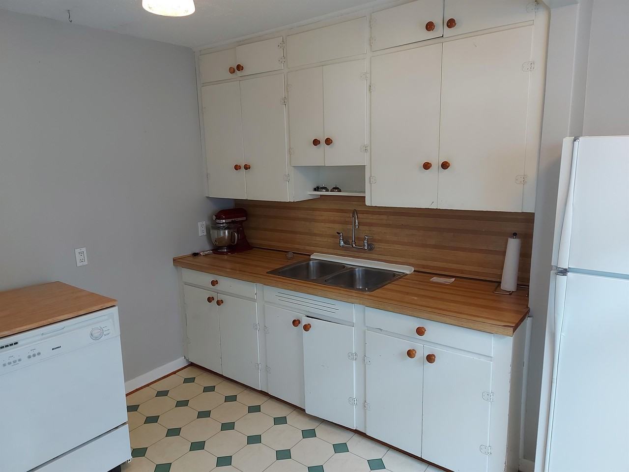 2219 Bowness Rd Nw - Photo 2 of 22