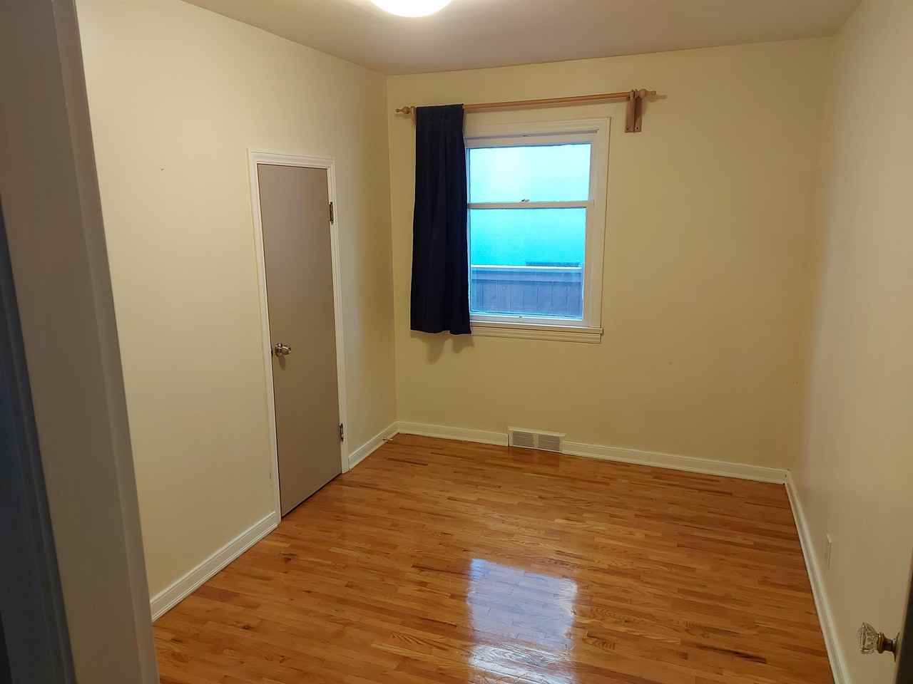 2219 Bowness Rd Nw - Photo 4 of 22
