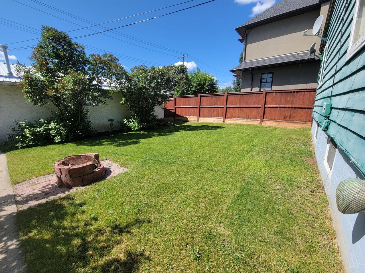 2219 Bowness Rd Nw - Photo 7 of 22