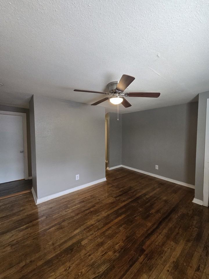 1010 E 8th St N #1010 - Photo 4 of 19