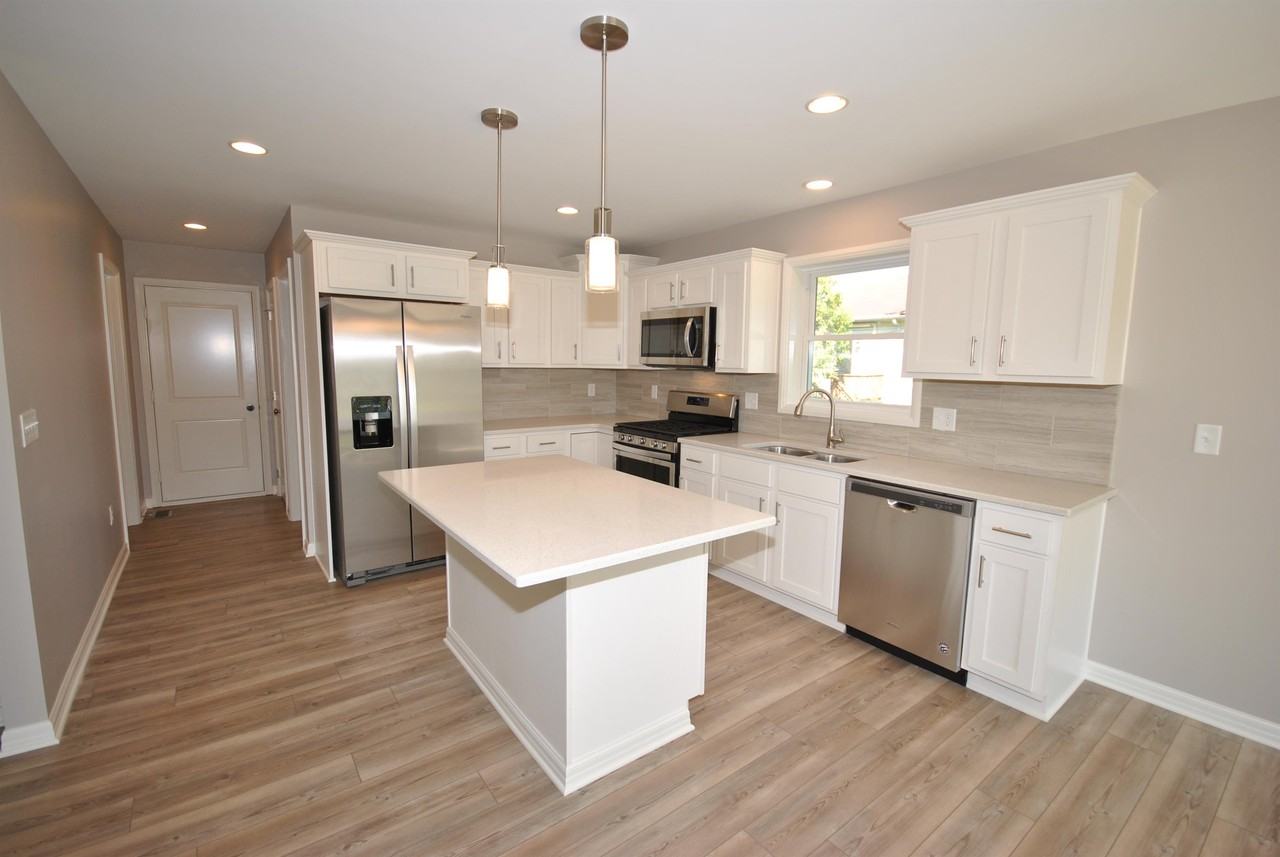 4792 E Highland Pkwy #1 - Photo 4 of 10