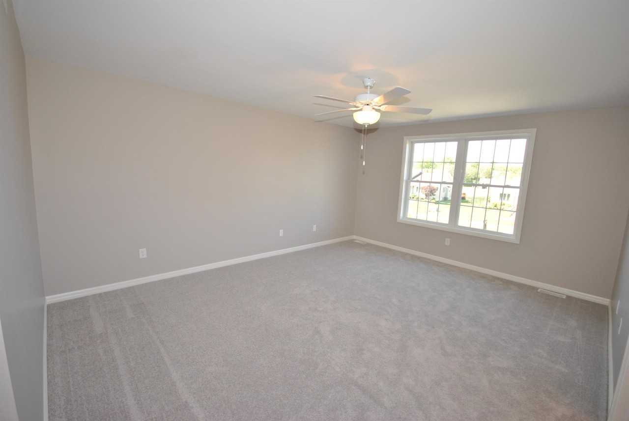 4792 E Highland Pkwy #1 - Photo 7 of 10