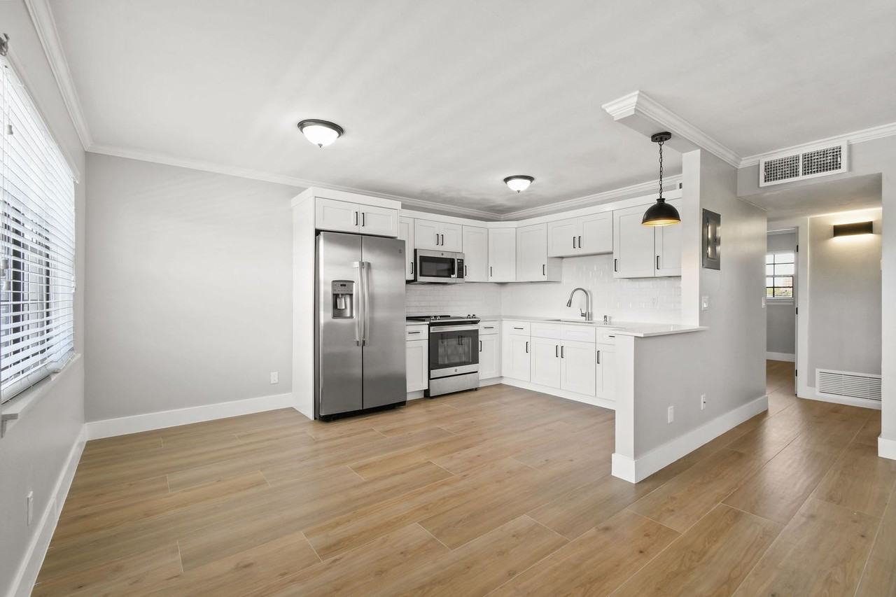 318-324 Southwind Drive - Photo 5 of 29