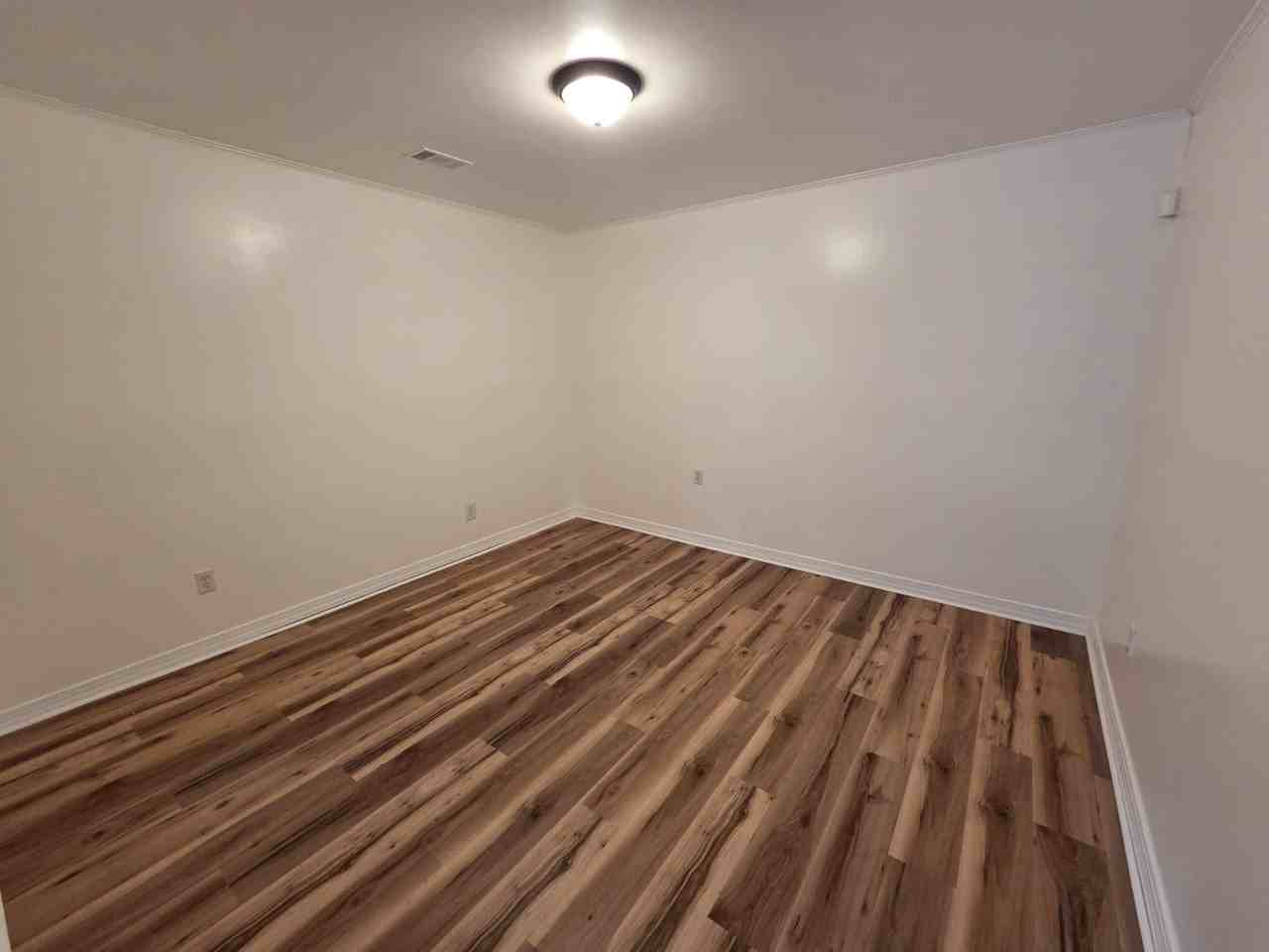 2122 Taft Ave #1 - Photo 6 of 9