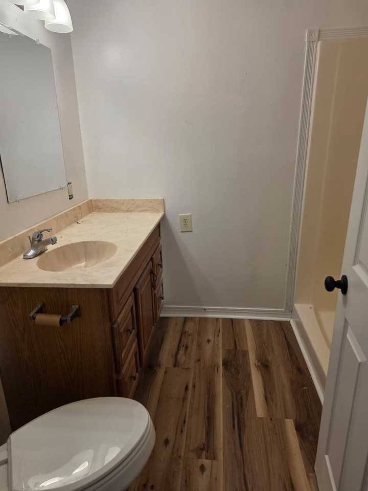 2122 Taft Ave #1 - Photo 7 of 9