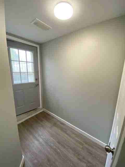 587 Gavin Crt #L - Photo 2 of 25