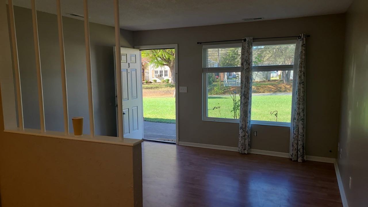 408 S Ayersville Rd #408B - Photo 2 of 9