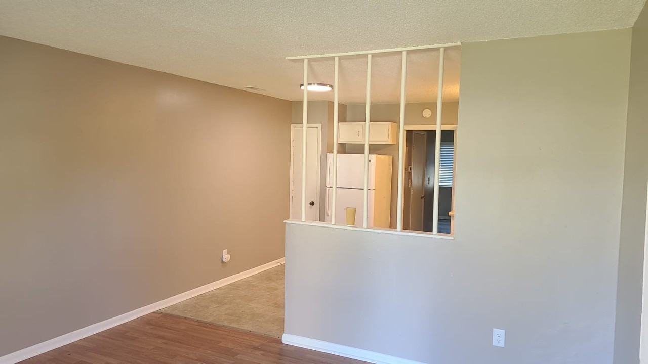 408 S Ayersville Rd #408B - Photo 3 of 9
